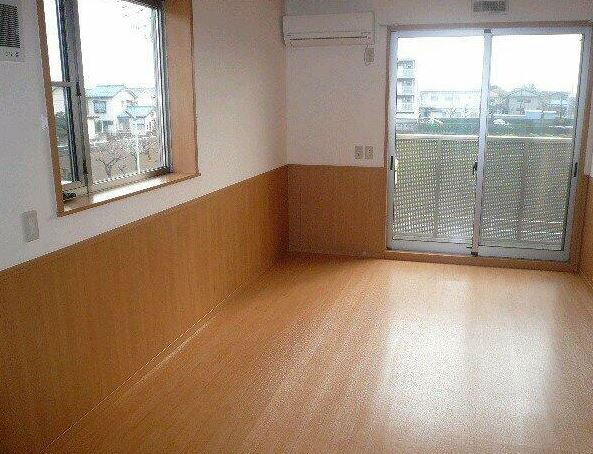 居室・リビング　※同物件、別部屋になります。