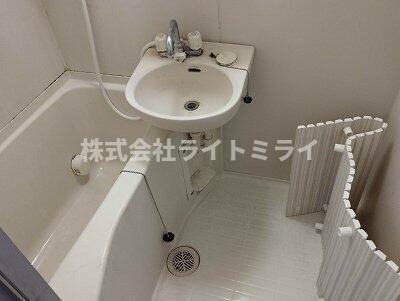 バス・シャワールーム　?