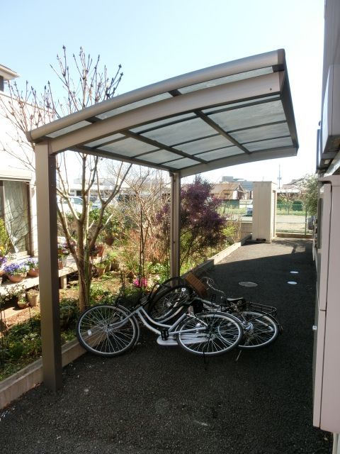 その他　屋根付き駐輪場