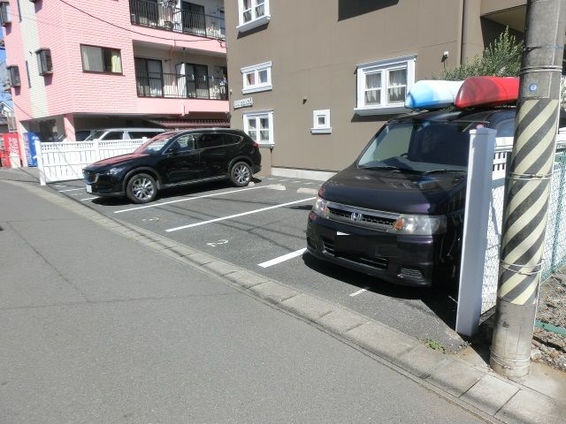 駐車場　敷地内駐車場