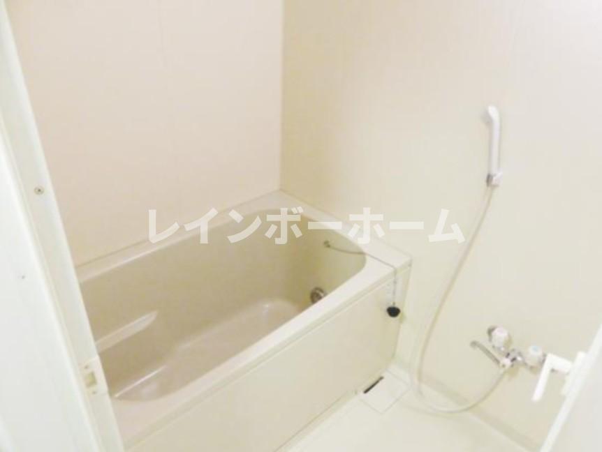 バス・シャワールーム　ゆったり過ごせるお風呂です