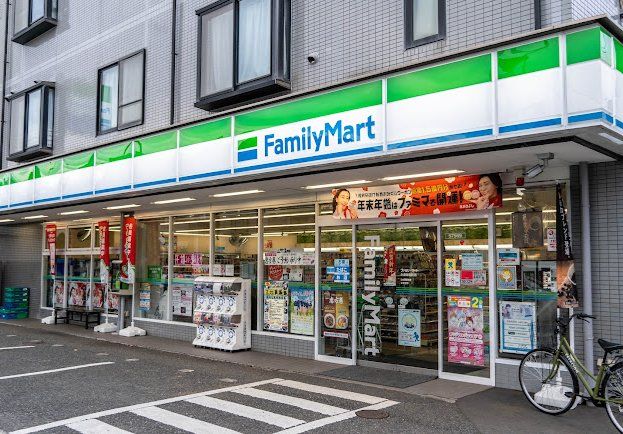 コンビニ　ファミリーマート小金井桜町店（コンビニ）まで50m