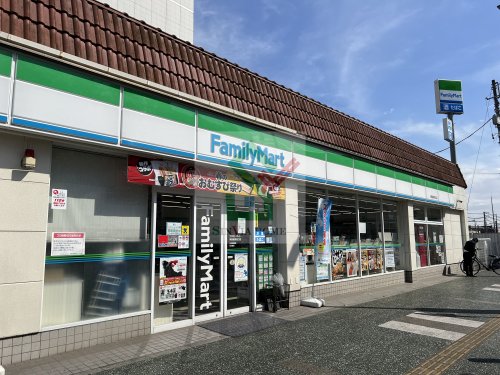 コンビニ　ファミリーマート東飯能駅西口店（コンビニ）まで223m