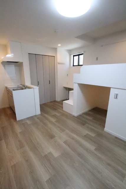 居室・リビング　まるで秘密基地のようなかわいいお部屋です