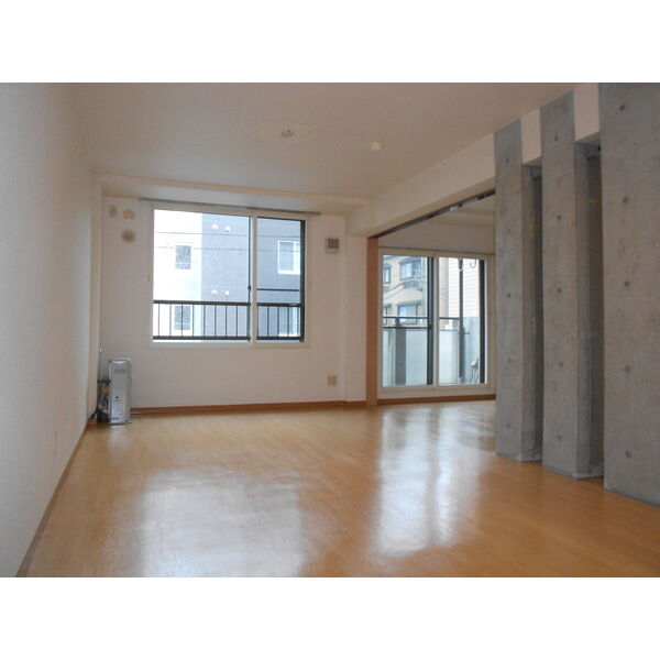 居室・リビング　☆広い間取りでオススメのお部屋です。