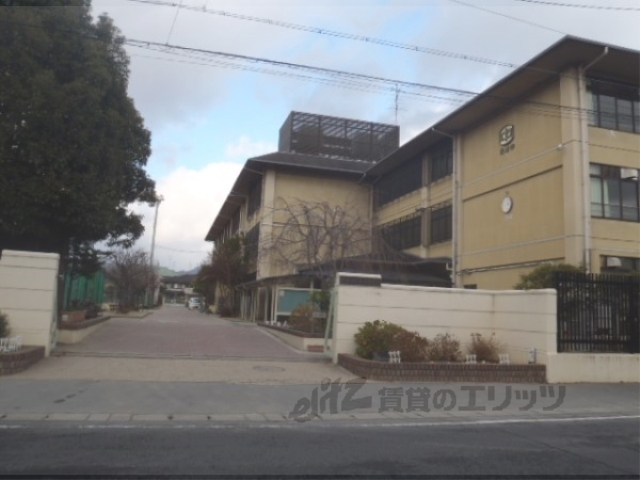 中学校　松尾中学校（中学校）まで550m