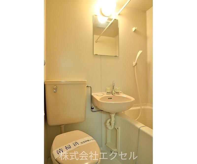 バス・シャワールーム　ゆったり入れるお風呂です。