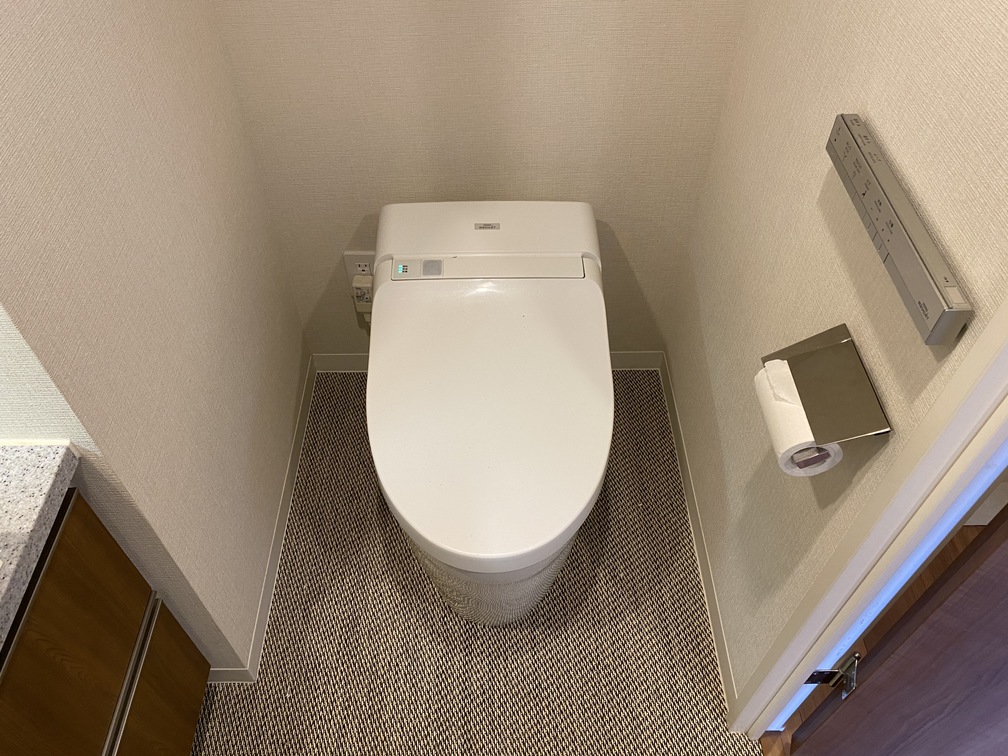 トイレ　■共用部参考写真