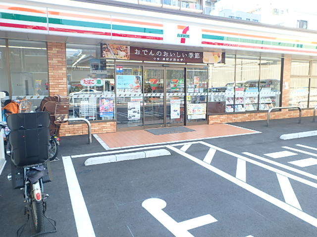 コンビニ　セブンイレブン墨田東駒形3丁目店（コンビニ）まで323m