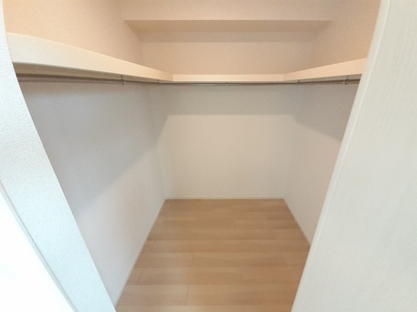 収納　大容量ウォークインクロゼット