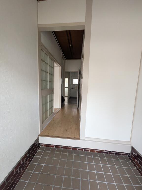垂水区塩屋町貸家の玄関写真