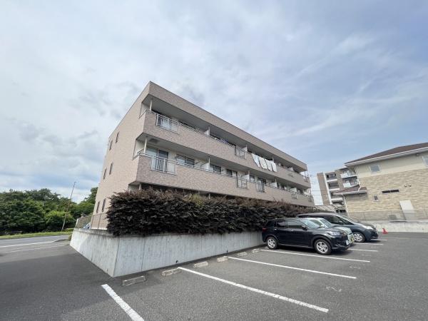 建物外観　日当りの良い建物です。