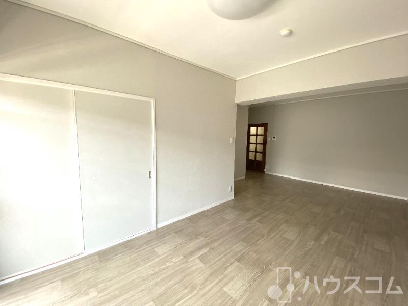 居室・リビング　白を基調にした明るいお部屋です。