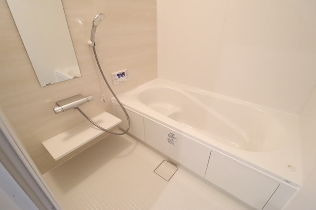 バス・シャワールーム　追い焚き給湯・浴室換気乾燥機