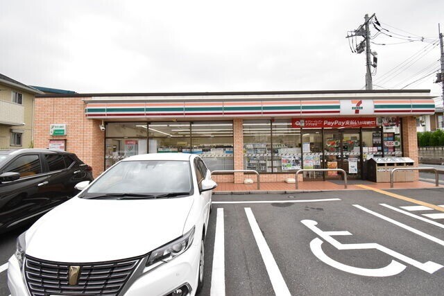 コンビニ　セブンイレブン川口戸塚鋏町北店（コンビニ）まで688m