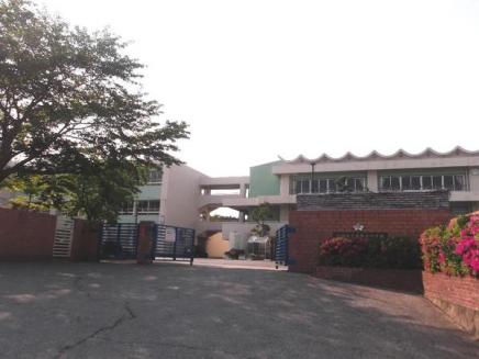 中学校　川西市立　清和台中学校（中学校）まで802m