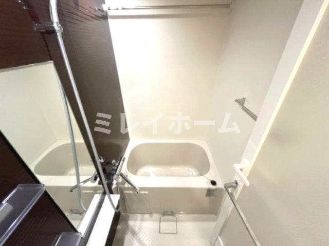 バス・シャワールーム　同建物内別のお部屋の参考写真になります。