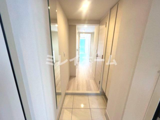 玄関　同建物内別のお部屋の参考写真になります。