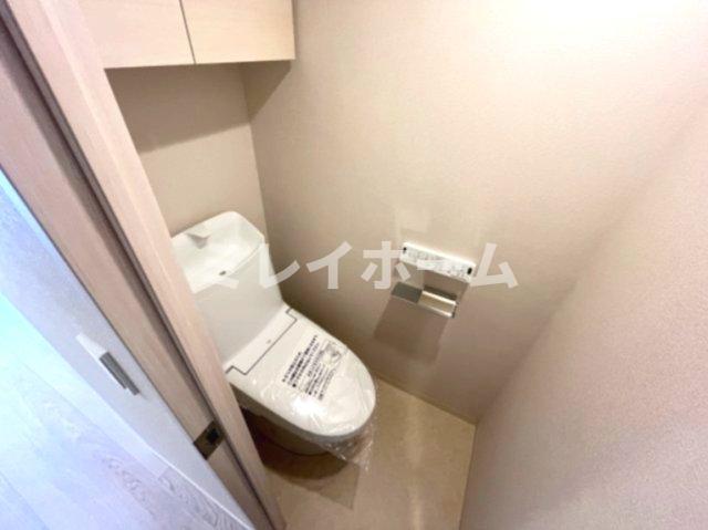 トイレ　同建物内別のお部屋の参考写真になります。