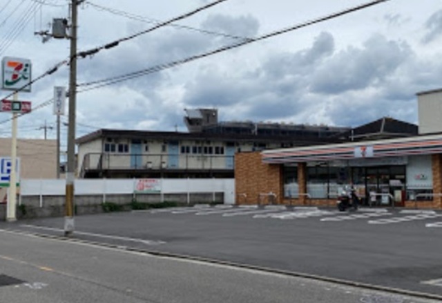 コンビニ　セブンイレブン堺鳳南町5丁店（コンビニ）まで172m