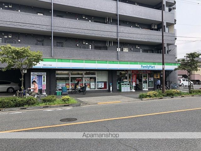 コンビニ　ファミリーマート（コンビニ）まで532m