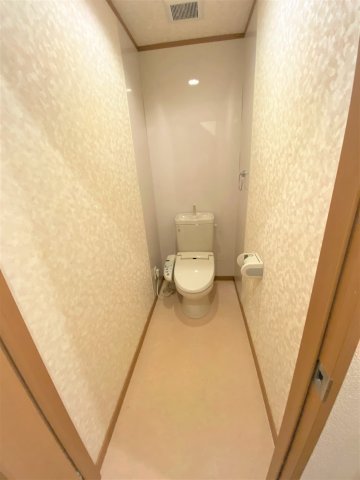 トイレ　別部屋同間取の写真になります。