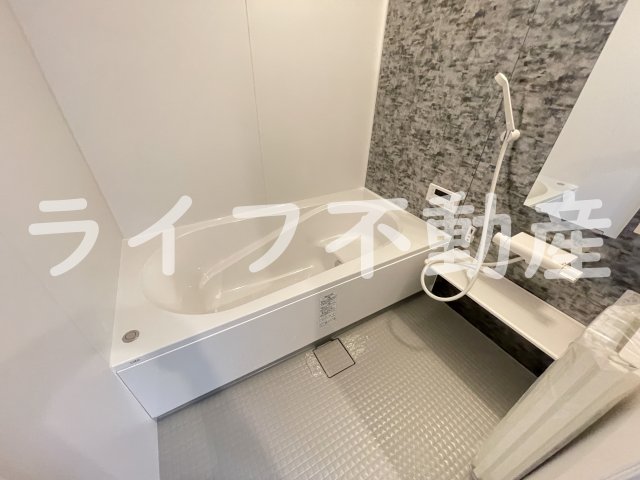 バス・シャワールーム　落ち着いた空間のお風呂です