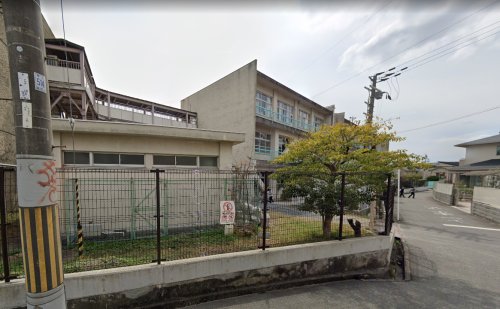 小学校　東大阪市立縄手北小学校（小学校）まで1960m