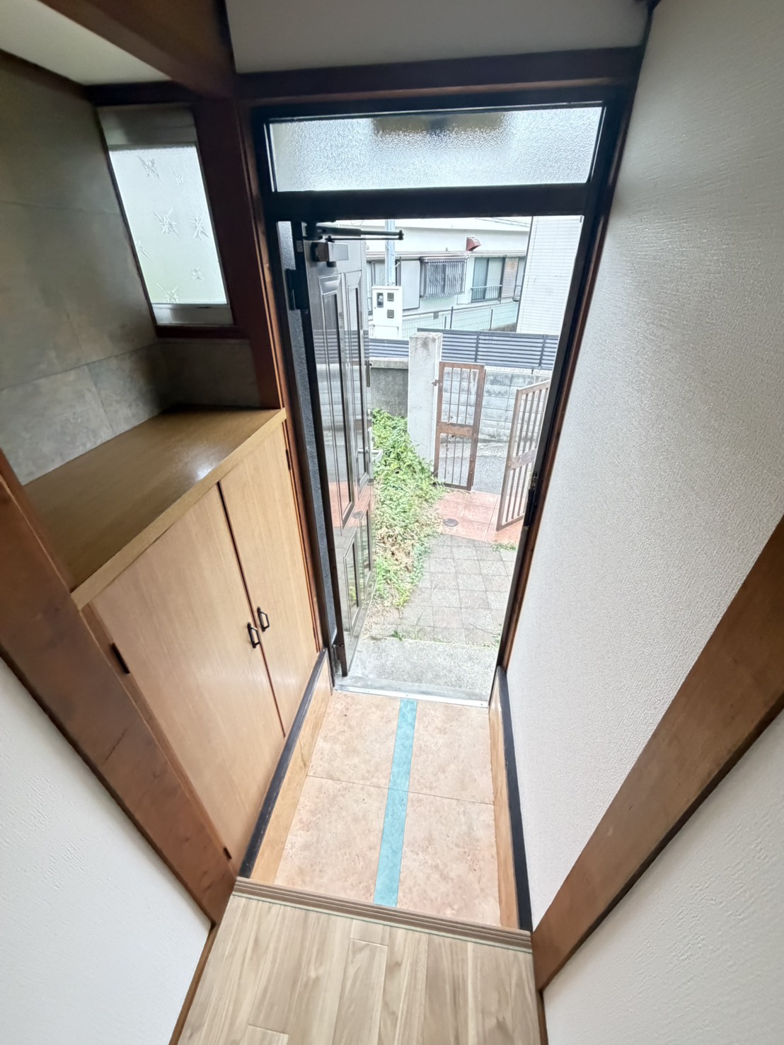 シャトレ塩屋A棟の玄関写真