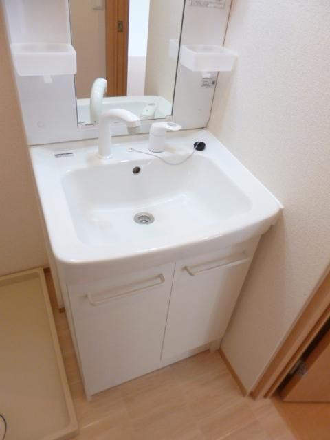 洗面設備　※同タイプのイメージ写真です