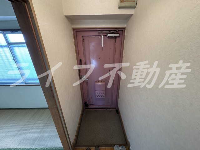 玄関　収納もある玄関です