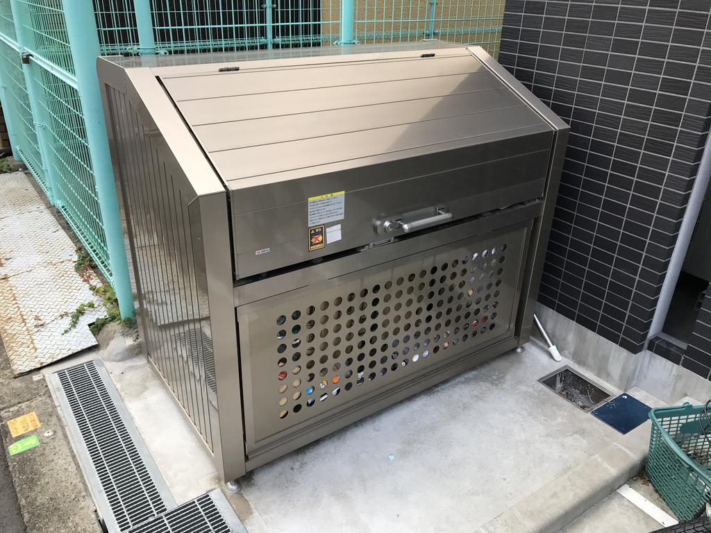 駐車場　駐輪場横に専用のゴミ庫あり♪