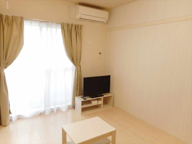 クレイノビッグアロー川崎の居間写真