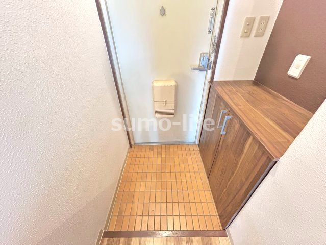ノムラマンションの玄関写真