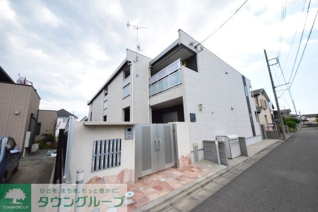 建物外観　インターネット無料オートロック付き物件