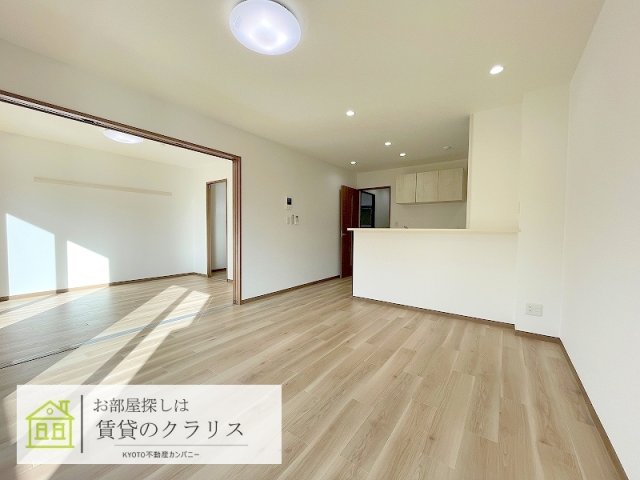シャルレ7番館の居間写真