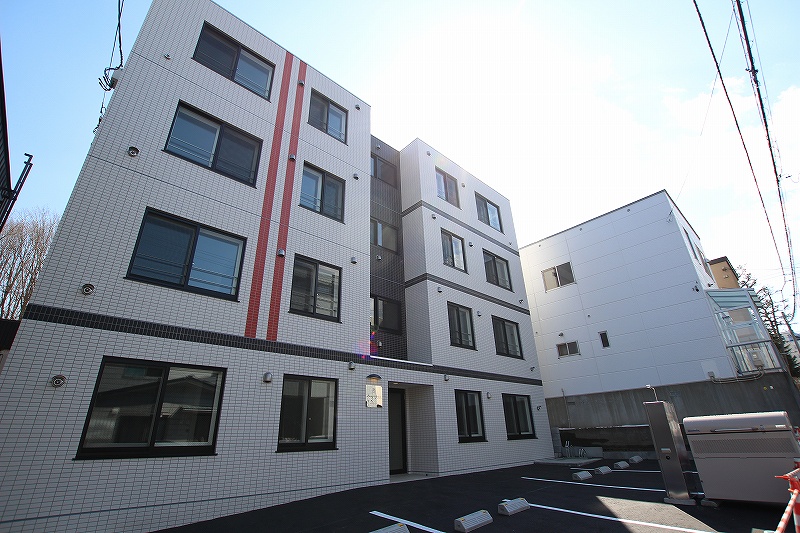 地下鉄南北線 南平岸駅 徒歩8分 築9年