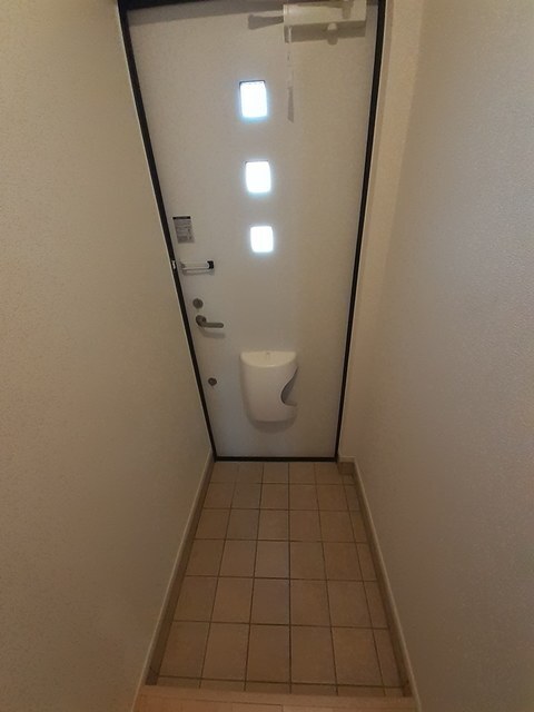 サニーベールKの玄関写真