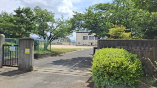 小学校　橿原市立晩成小学校（小学校）まで815m