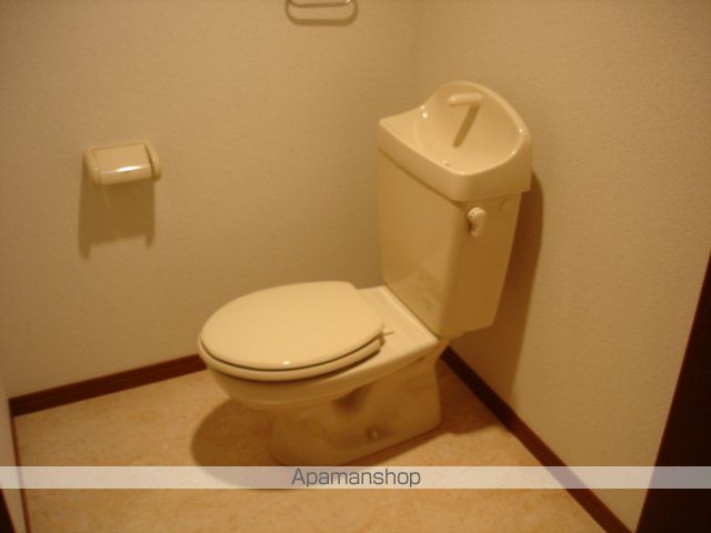 京急本線 堀ノ内駅 徒歩8分 2階建 築20年のトイレ写真