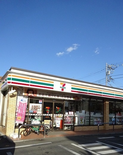 コンビニ　セブンイレブン（コンビニ）まで70m