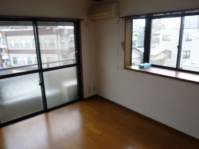 居室・リビング　別の部屋の写真です