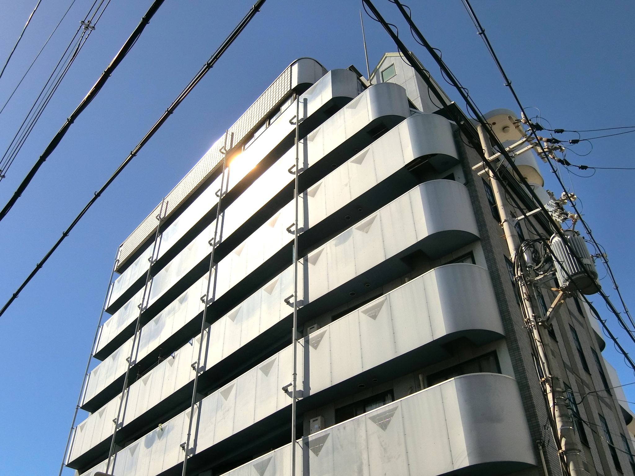 大阪市住吉区長峡町のマンションの建物外観