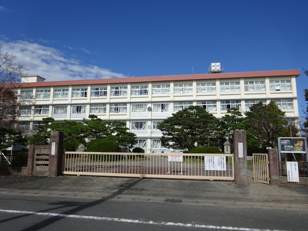 小学校　浜松市立与進小学校（小学校）まで50m