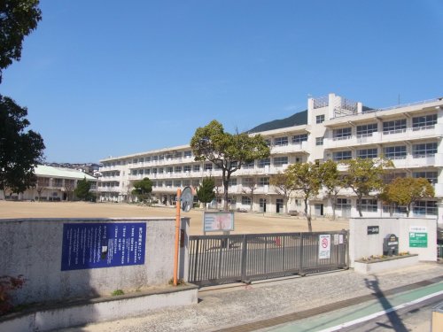 【サンシャイン十番館・曽根の小学校】