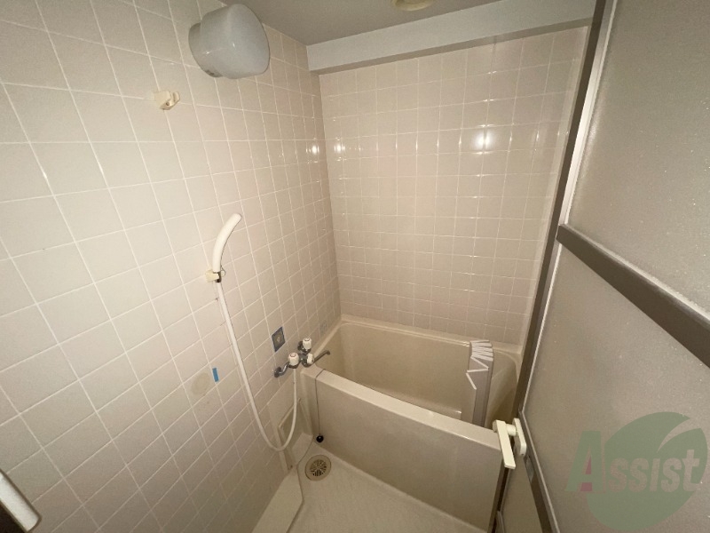 バス・シャワールーム　落ち着きのある浴室です。１日の疲れを癒してもらいましょう。