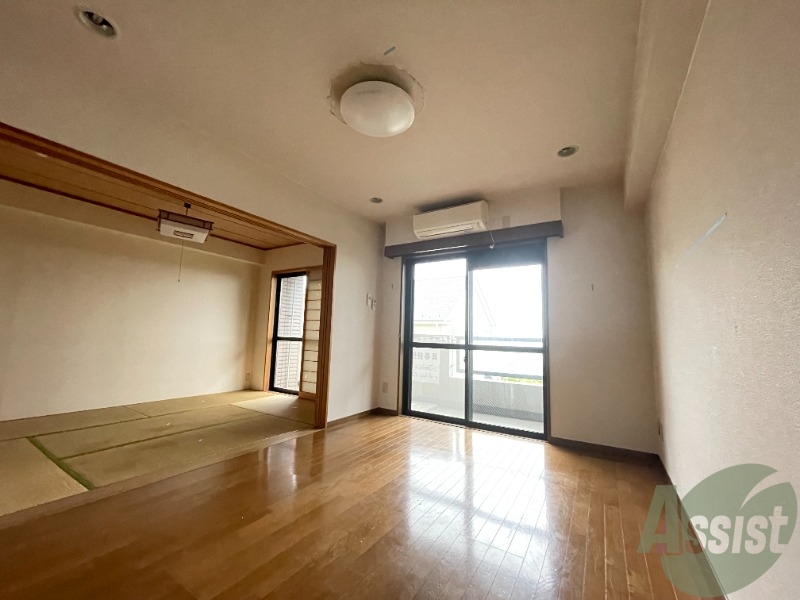 居室・リビング　１２帖のリビングになります。伸び伸び出来そうですね。