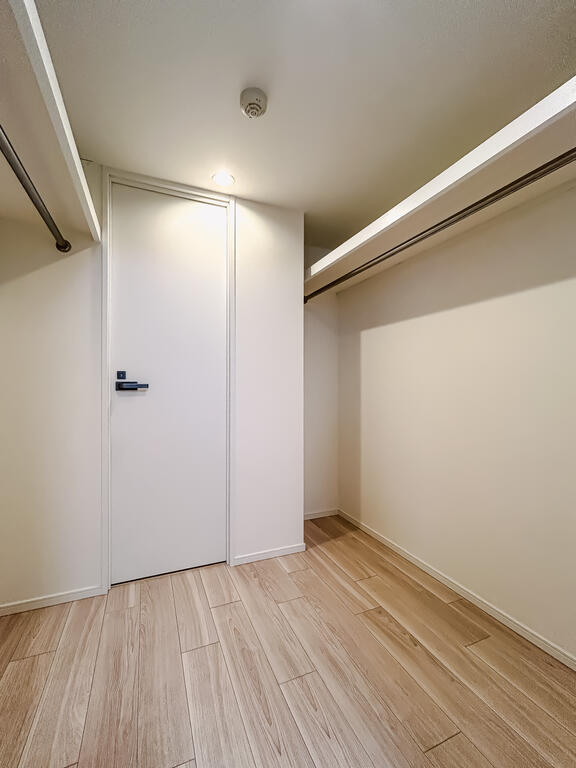 収納　ウォールスルークローゼット