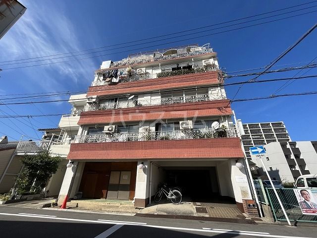 名古屋市北区平安のマンションの建物外観