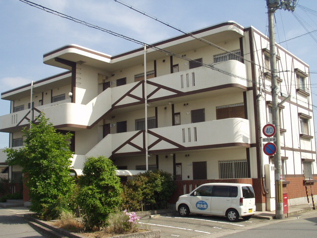 加古郡播磨町北本荘のマンションの建物外観
